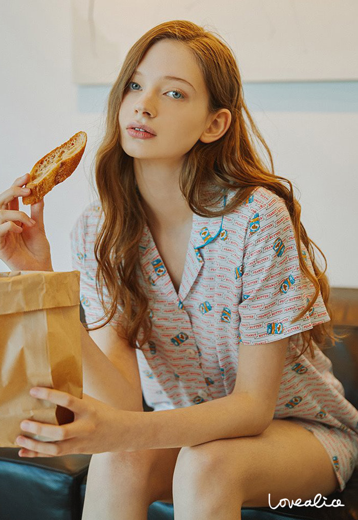 (sale/커플) 피넛버터 레이온 카라 반팔상하 신혼커플잠옷
